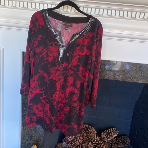 Red Flower Patterned Tunic Top Black Sequined  22” P2P 30” L Collarless Style - Picture 2 of 11